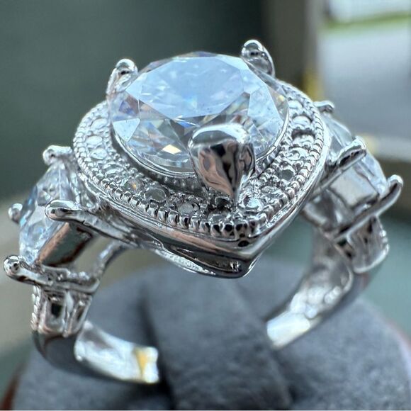 Heart Halo CZ Statement Ring Silver Tone Size 6.5 – Sparkling Bold Look - Picture 10 of 17